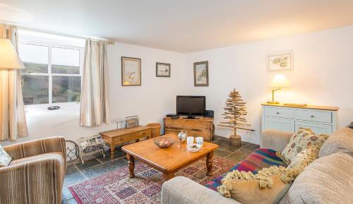 One-Bedroom Holiday Home