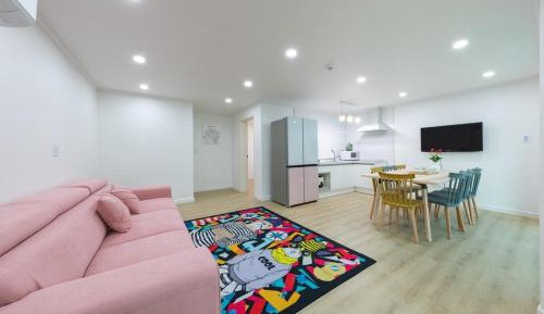 Family Room 2