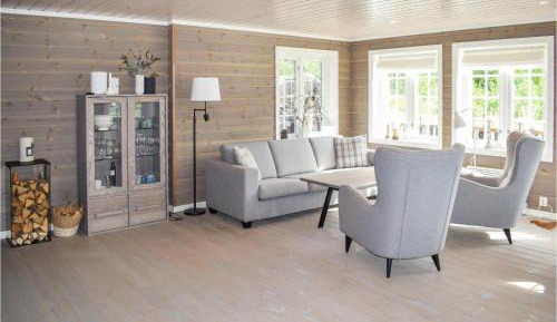 Five-Bedroom Holiday Home
