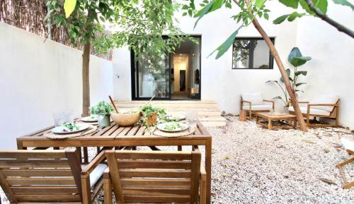 One-Bedroom Apartment with Garden