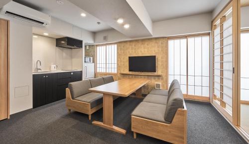 Superior One-Bedroom Japanese Apartment For 6