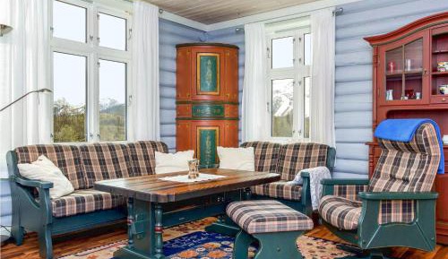 Three-Bedroom Holiday Home 