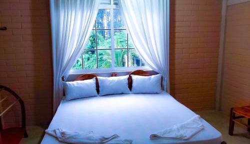 Deluxe Double Room (2 Adults + 1 Child)
