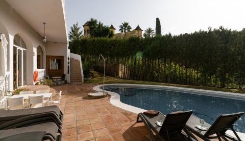 Six-Bedroom Villa 