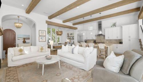 Five-Bedroom Holiday Home
