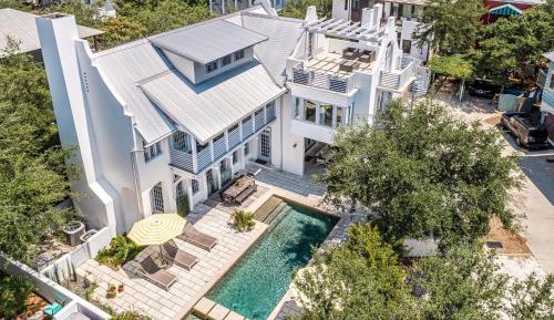 Four-Bedroom Holiday Home