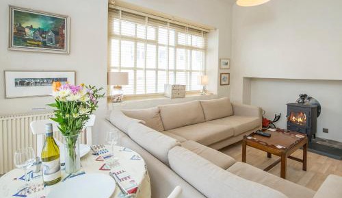 One-Bedroom Holiday Home