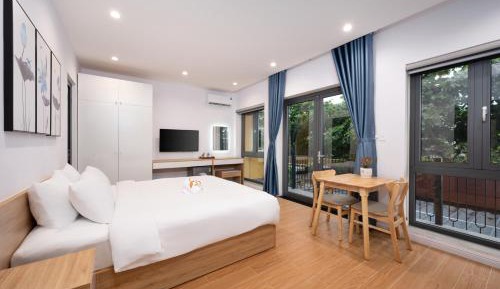 Superior One-Bedroom Apartment with Balcony