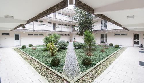 Apartment with Garden View