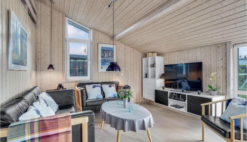 Three-Bedroom Holiday Home 