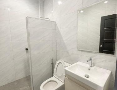 Twin Room with Private Bathroom