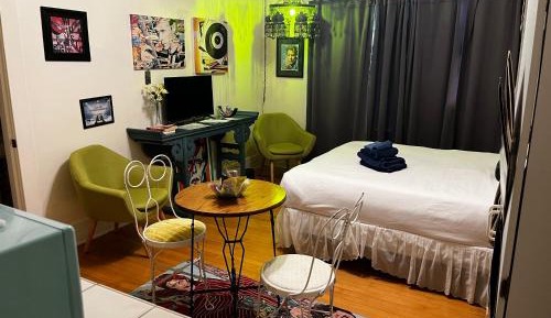 Deluxe Double Room (1 adult + 1 child)