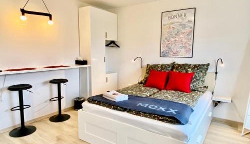 Queen Room with Shared Bathroom