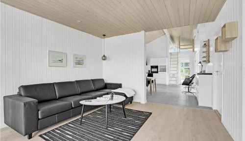 Six-Bedroom Holiday Home