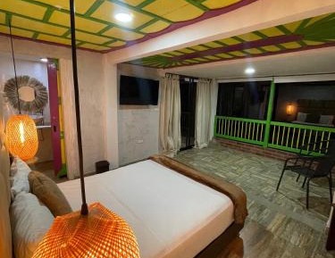 Deluxe Double Room (2 Adults + 1 Child)
