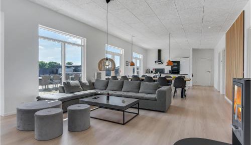 Five-Bedroom Holiday Home