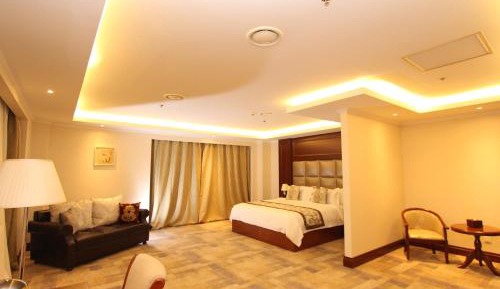 Executive Suite Room 