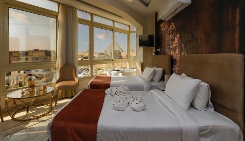 Double Room with Jacuzzi with Pyramids View 