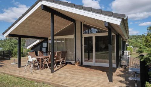 Three-Bedroom Holiday Home 