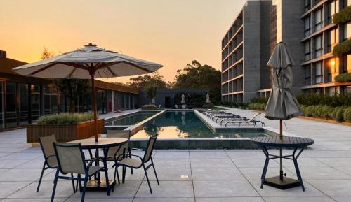 Apartment with Pool View 