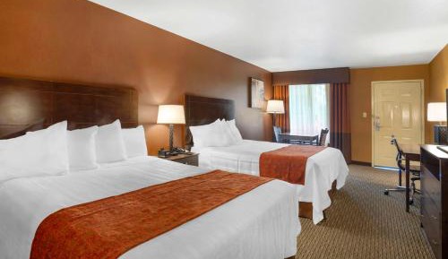 Queen Room with Two Queen Beds - Non-Smoking
