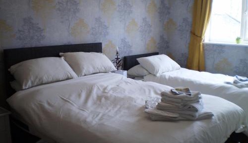 Economy Triple Room