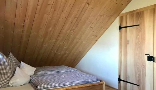 Three-Bedroom Apartment with Bathroom