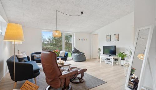 Four-Bedroom Holiday Home