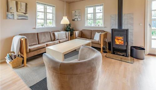 Three-Bedroom Holiday Home 