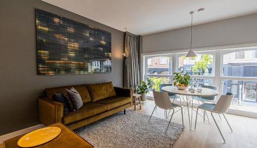 One-Bedroom Apartment with City View