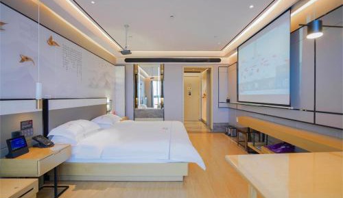 Double Room with Movie