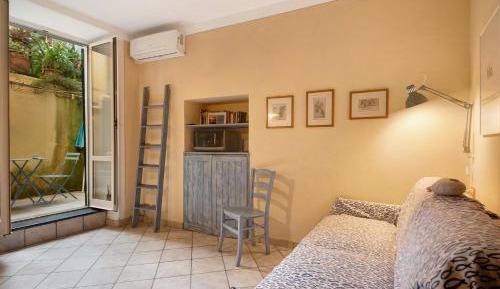 Superior One-Bedroom Apartment with Balcony