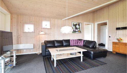 Four-Bedroom Holiday Home