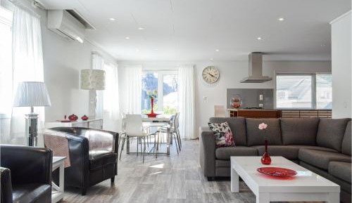 Five-Bedroom Holiday Home