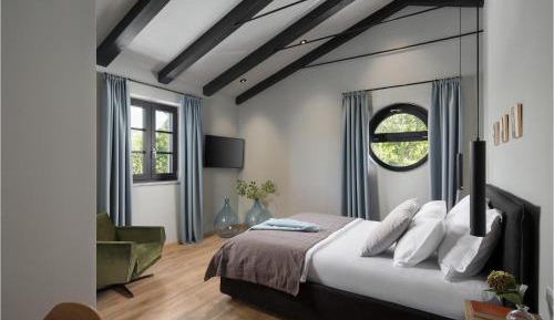 Five-Bedroom Holiday Home