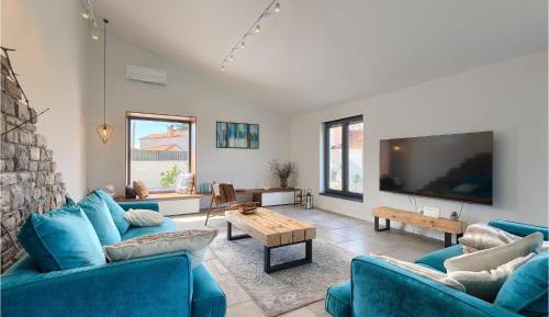 Three-Bedroom Holiday Home 