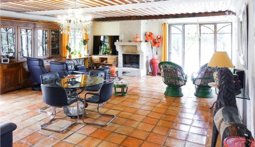 Five-Bedroom Holiday Home