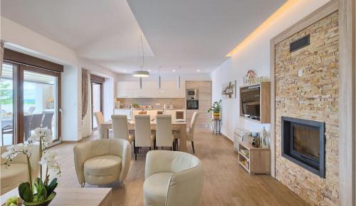 Three-Bedroom Holiday Home 