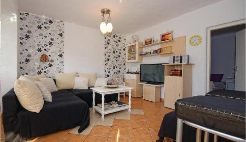 Four-Bedroom Holiday Home