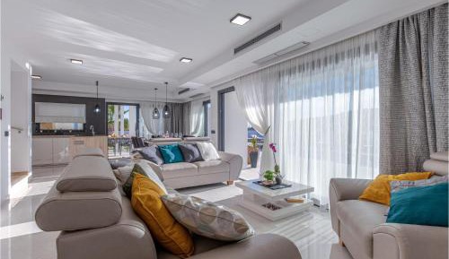 Four-Bedroom Holiday Home