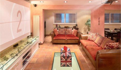 Five-Bedroom Holiday Home