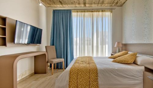 Deluxe Double or Twin Room with Garden View