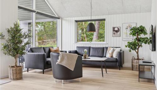 Six-Bedroom Holiday Home