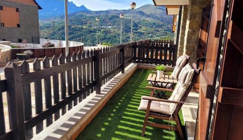 Two-Bedroom Apartment with Mountain View