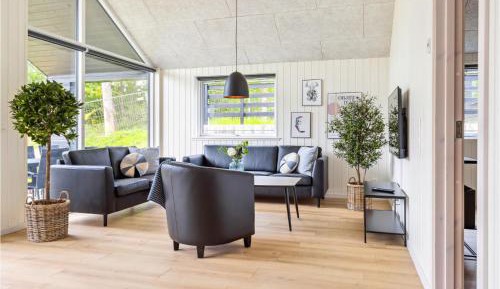 Six-Bedroom Holiday Home