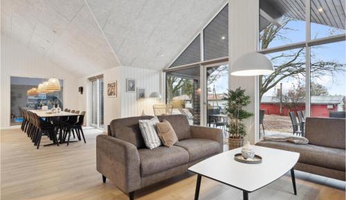 Seven-Bedroom Holiday Home