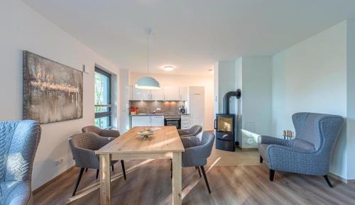 Apartment with Lake View