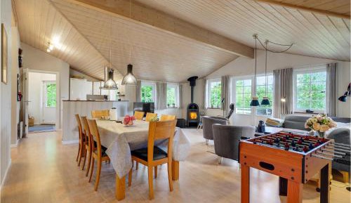 Three-Bedroom Holiday Home 