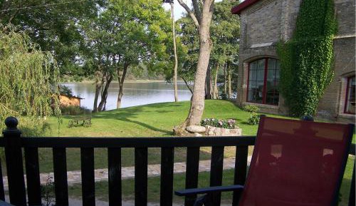 Apartment with Lake View