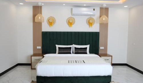 Two-Bedroom Deluxe Apartment